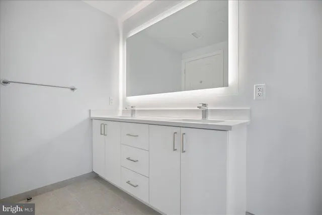 $6,000 | 923 V Street Northwest, Unit 602, Washington, DC 20001