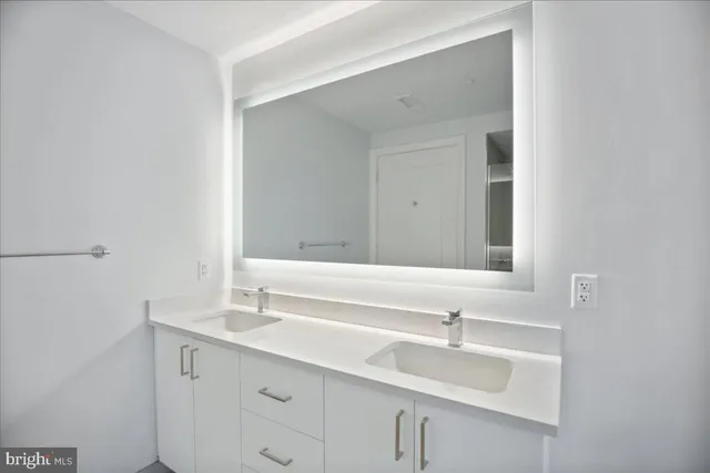 $6,000 | 923 V Street Northwest, Unit 602, Washington, DC 20001