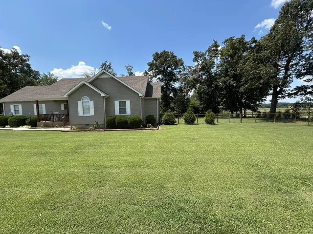 $344,900 | 999 Featherstone Cemetary Road, Decherd, TN 37324