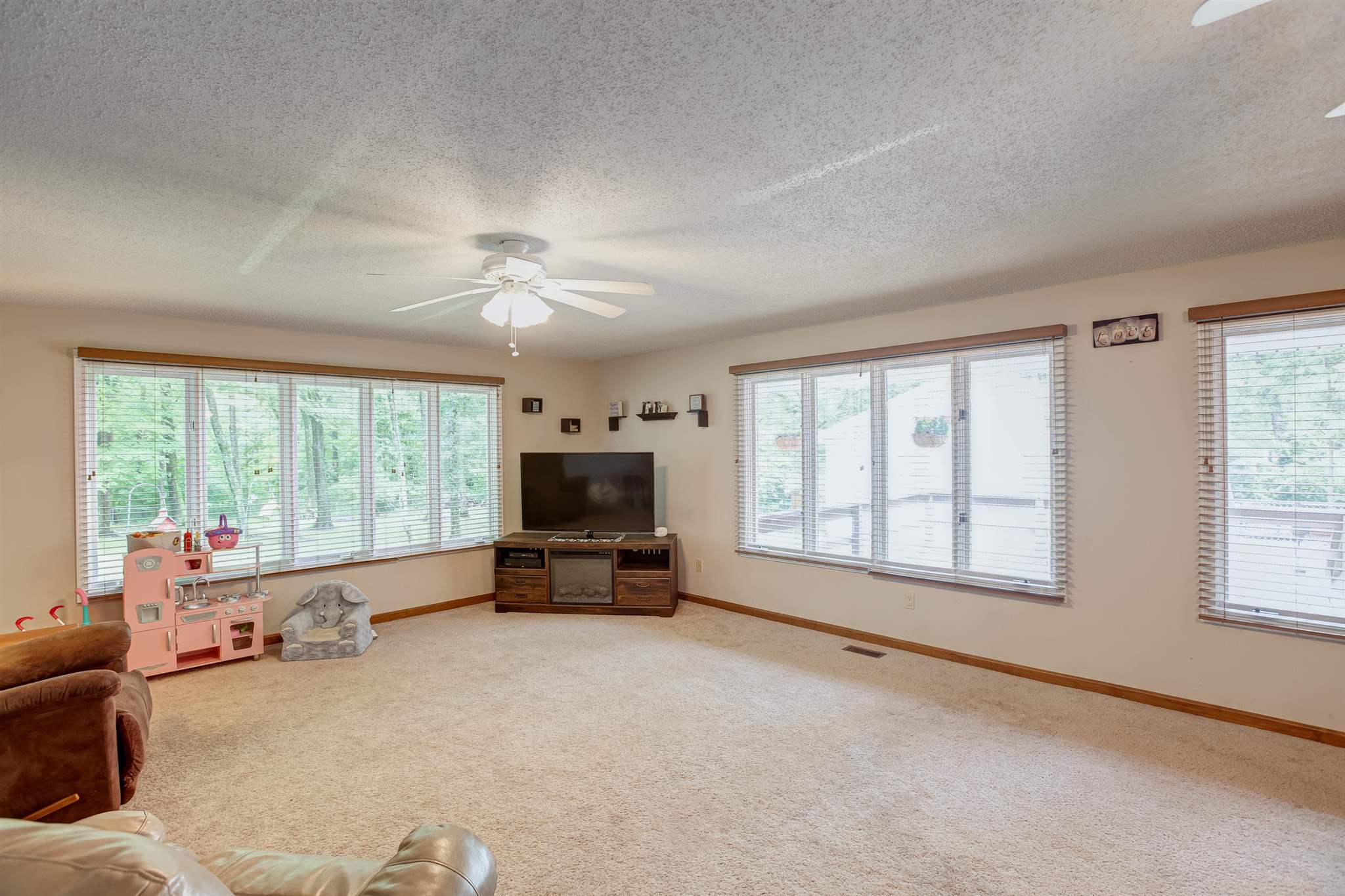 6916 Old State Road Evansville, IN 47710 - Photo 11 of 21 Gallery Image 11