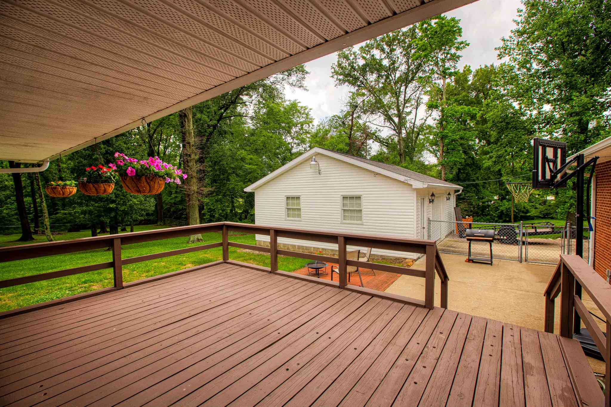 6916 Old State Road Evansville, IN 47710 - Photo 3 of 21 Gallery Image 3