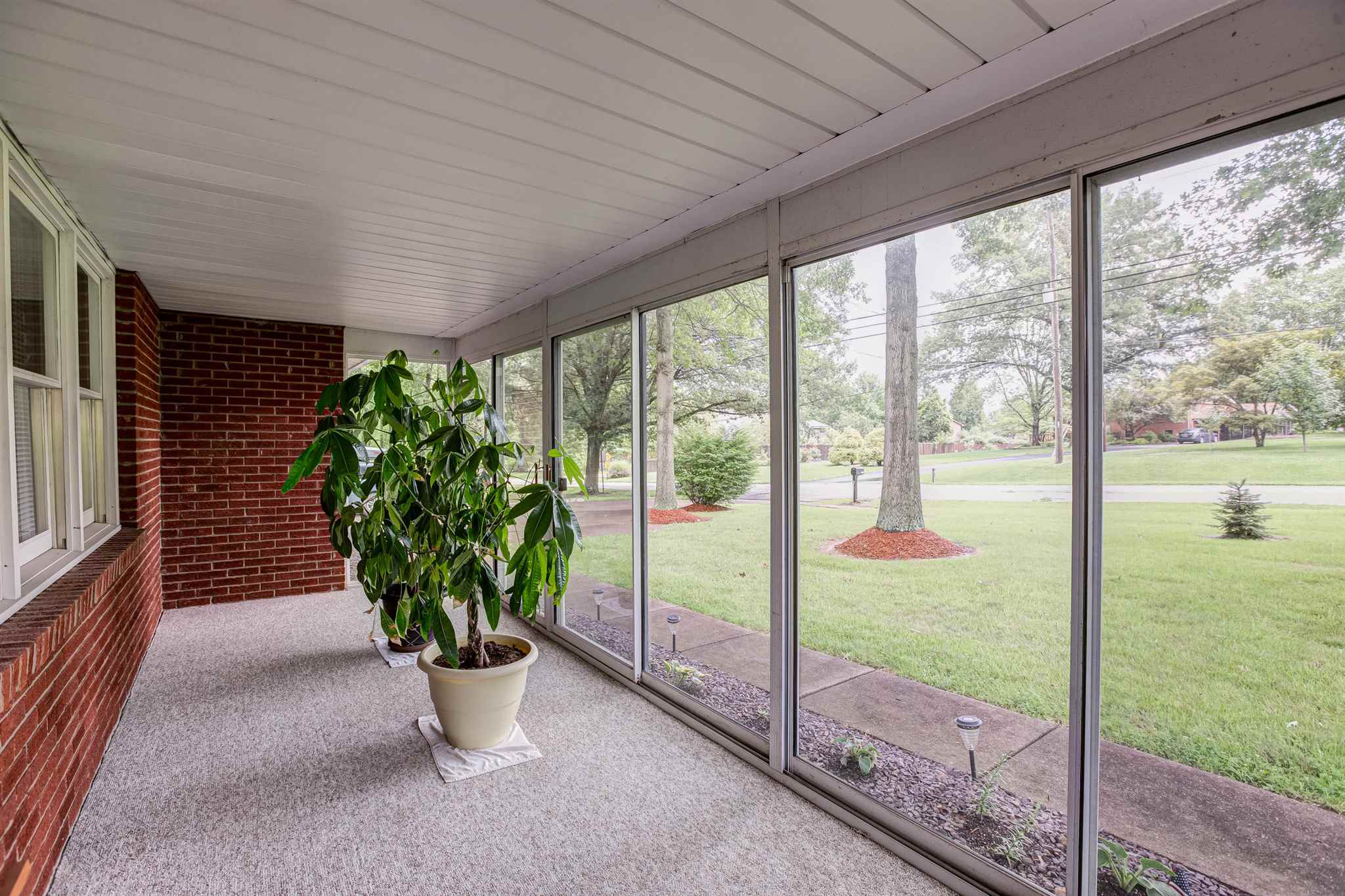 6916 Old State Road Evansville, IN 47710 - Photo 5 of 21 Gallery Image 5