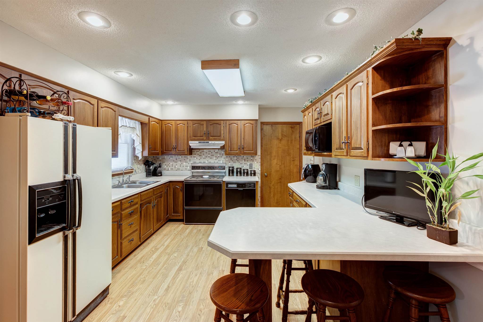 6916 Old State Road Evansville, IN 47710 - Photo 8 of 21 Gallery Image 8