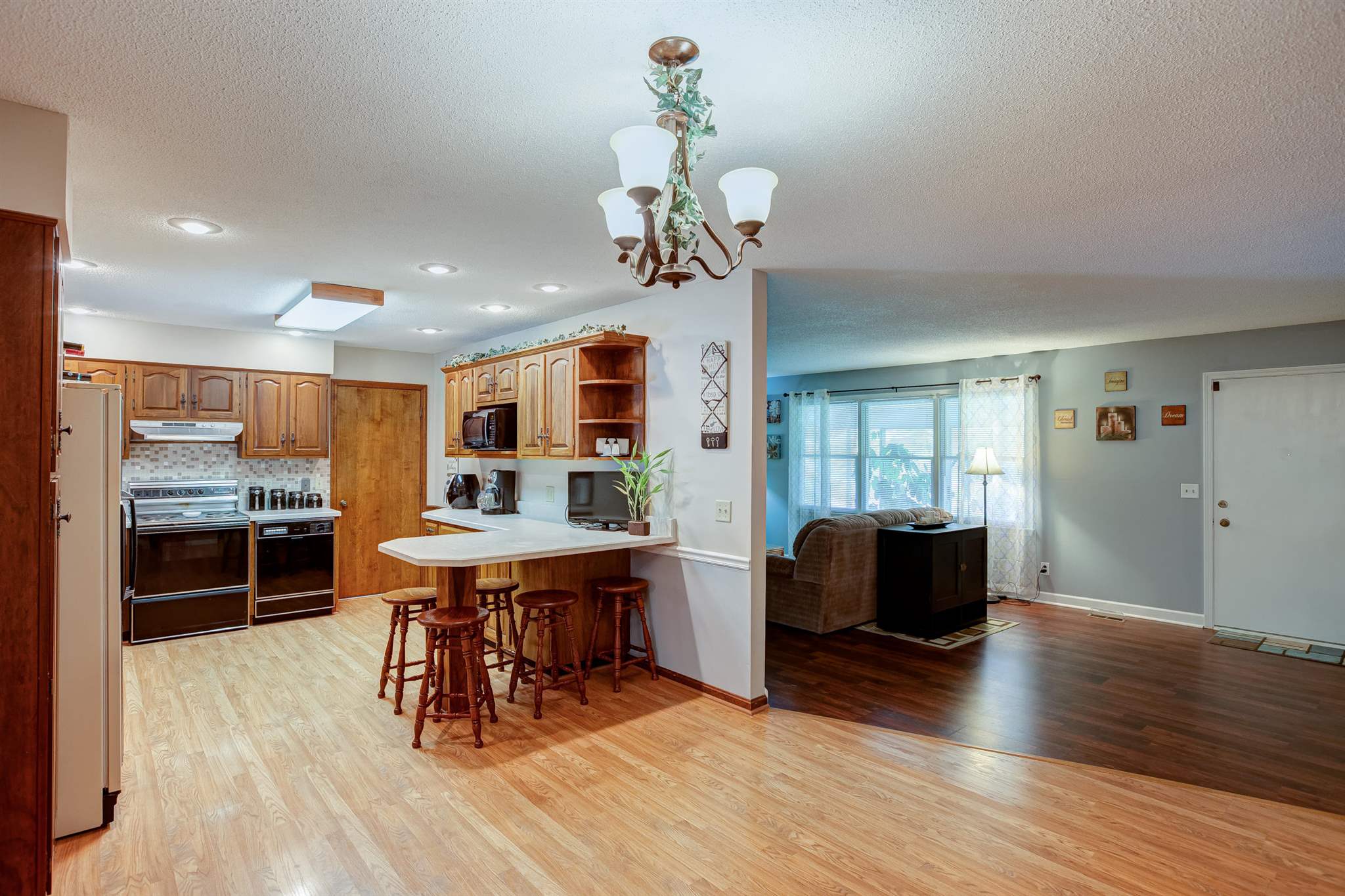 6916 Old State Road Evansville, IN 47710 - Photo 10 of 21 Gallery Image 10