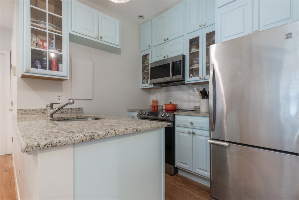 15 Follen Street, Unit 2 Boston, MA 02116 - Photo 5 of 16