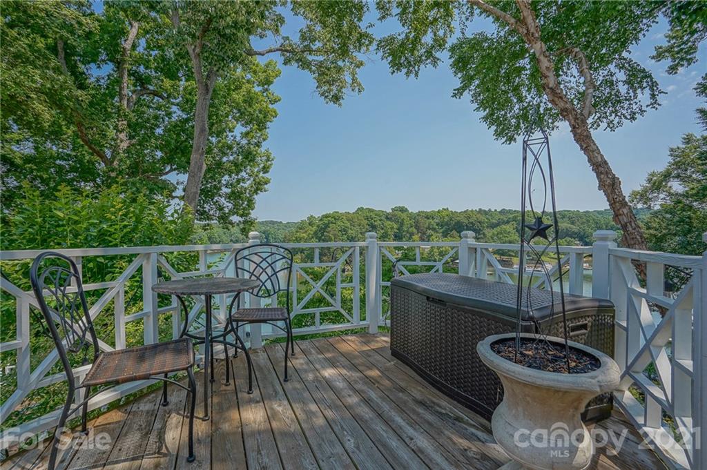 14034 Point Lookout Road Charlotte, NC 28278 - Photo 14 of 45 Gallery Image 14