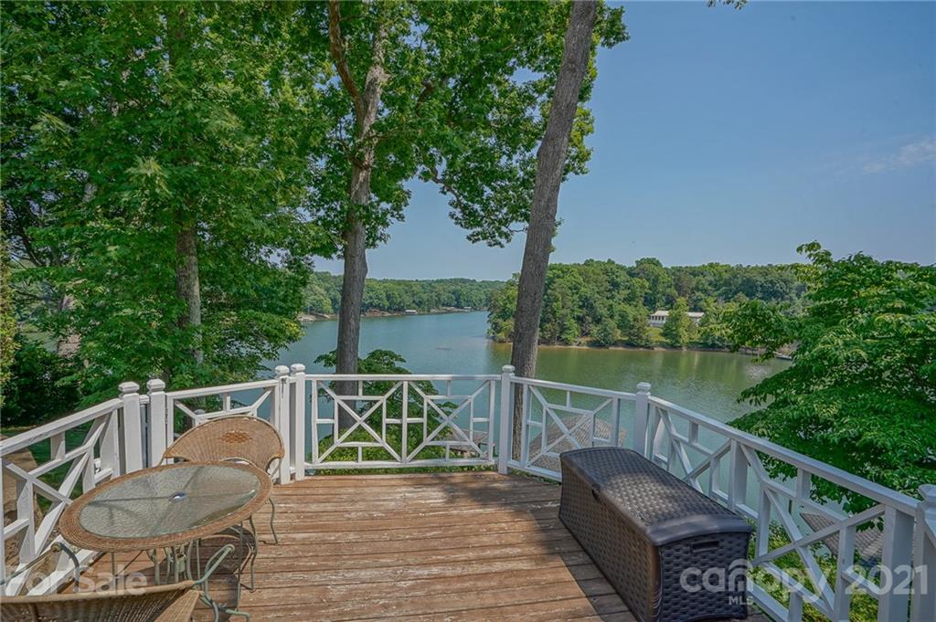 14034 Point Lookout Road Charlotte, NC 28278 - Photo 16 of 45 Gallery Image 16