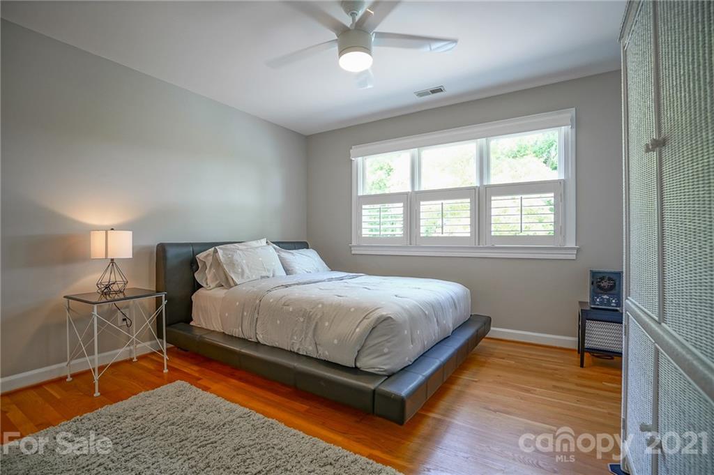 14034 Point Lookout Road Charlotte, NC 28278 - Photo 23 of 45 Gallery Image 23