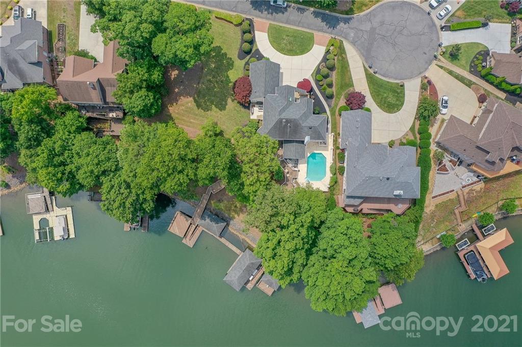 14034 Point Lookout Road Charlotte, NC 28278 - Photo 4 of 45 Gallery Image 4