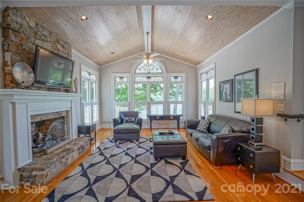 14034 Point Lookout Road Charlotte, NC 28278 - Photo 33 of 45 Gallery Image 33