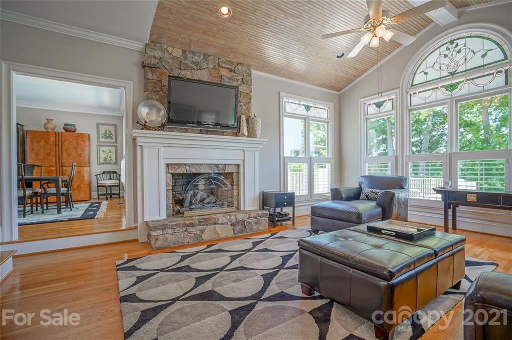 14034 Point Lookout Road Charlotte, NC 28278 - Photo 35 of 45 Gallery Image 35