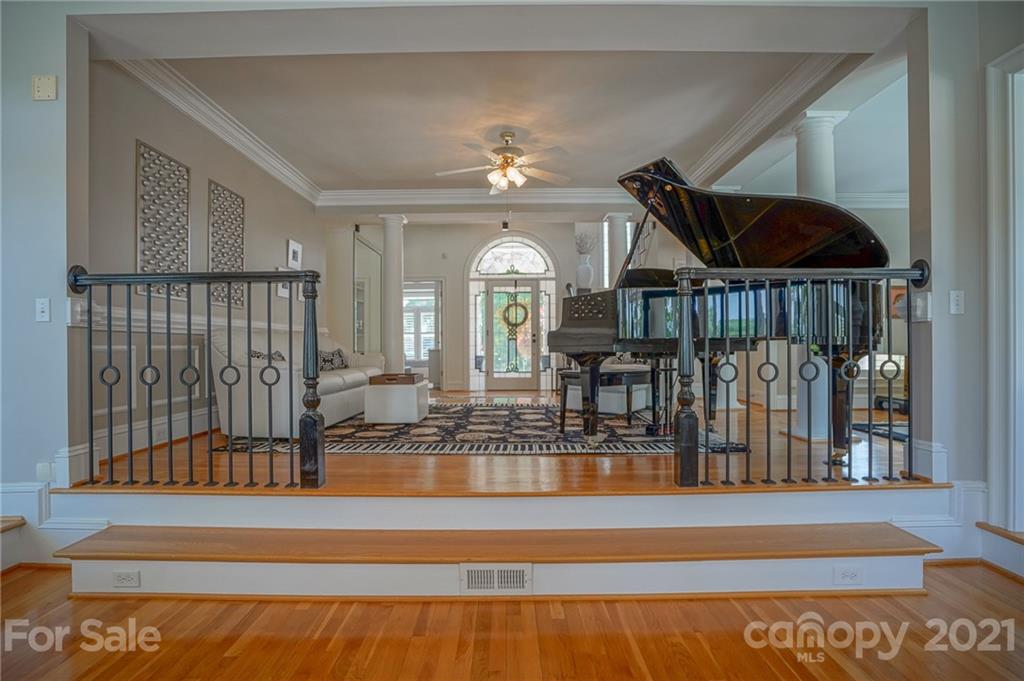 14034 Point Lookout Road Charlotte, NC 28278 - Photo 37 of 45 Gallery Image 37