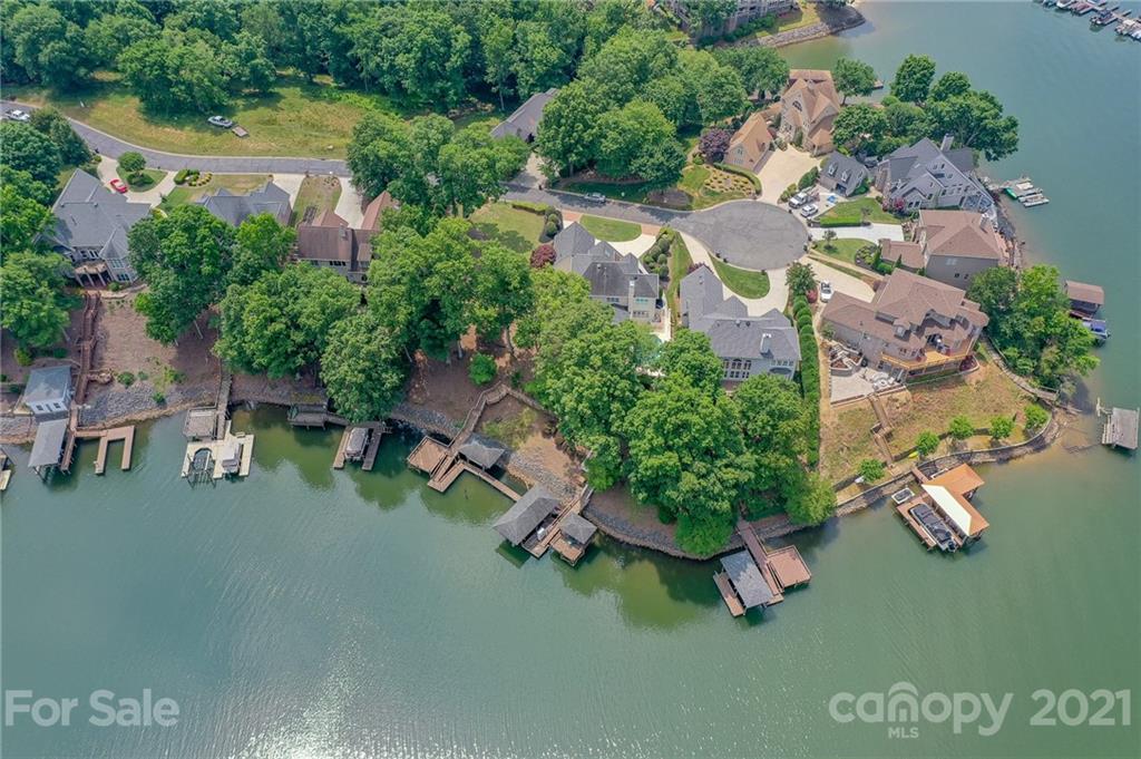 14034 Point Lookout Road Charlotte, NC 28278 - Photo 5 of 45 Gallery Image 5