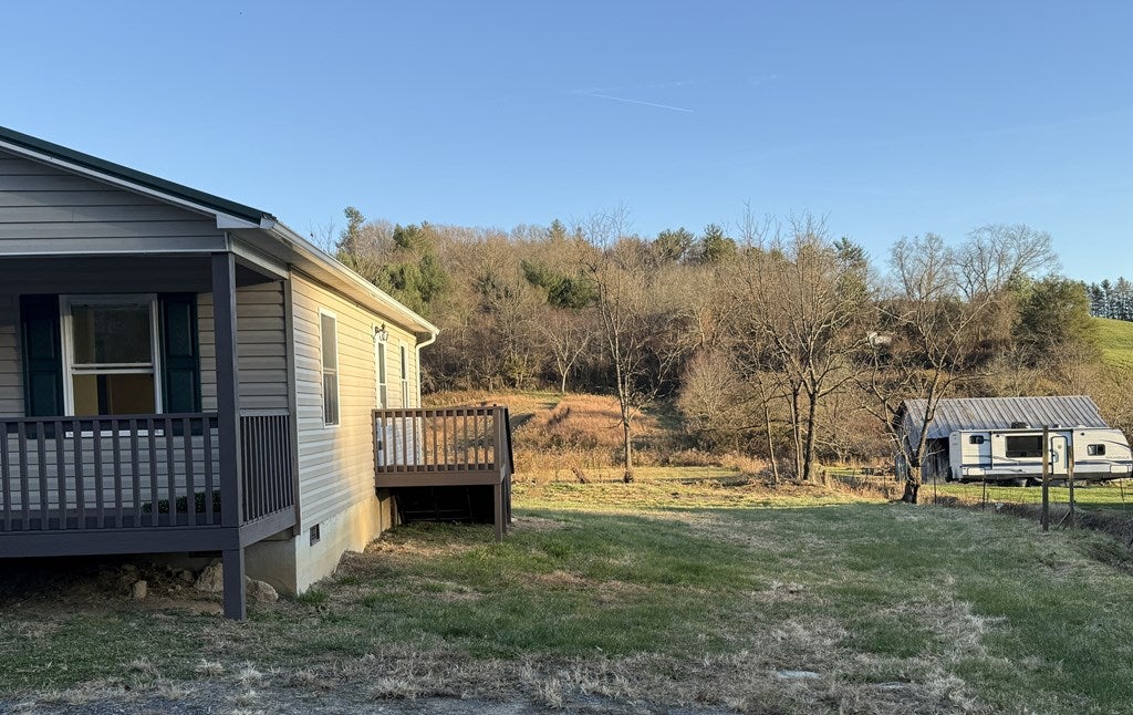 647 Eagle Bottom Road Fries, VA 24330 - Photo 4 of 22 Gallery Image 4