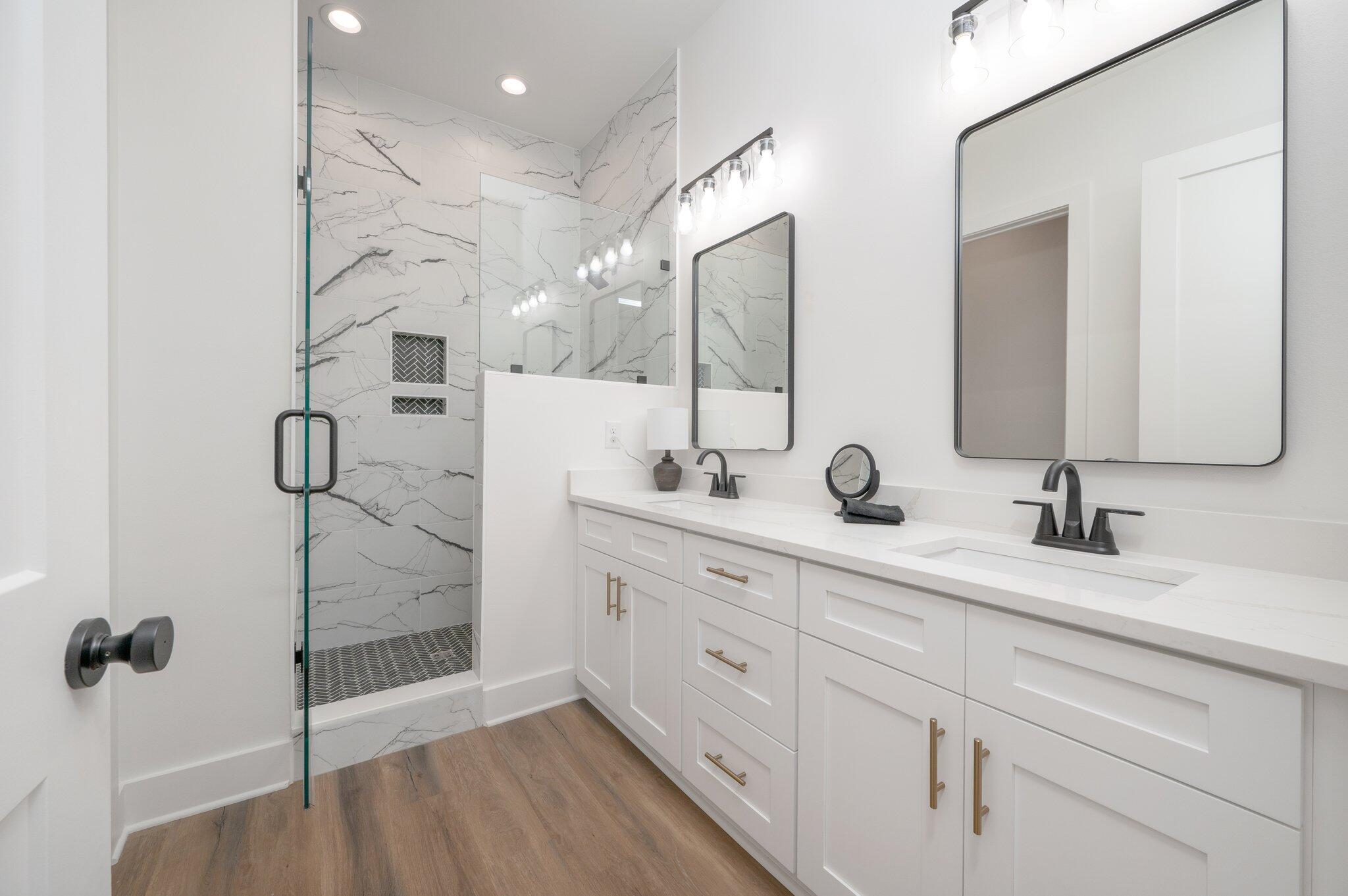 4550 Luke Avenue Destin, FL 32541 - Photo 20 of 69 1st Floor Bathroom