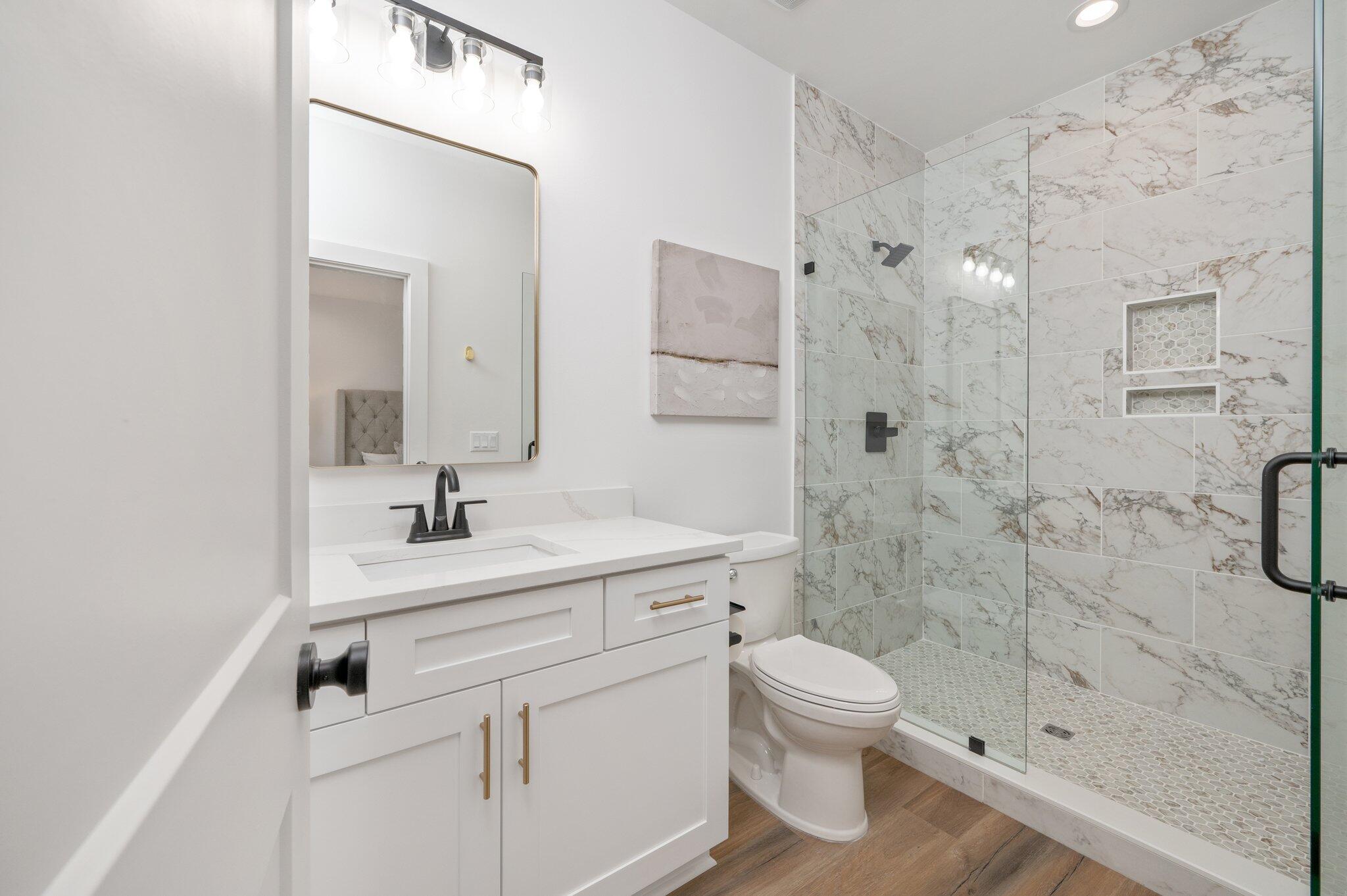 4550 Luke Avenue Destin, FL 32541 - Photo 28 of 69 2nd Level Bathroom
