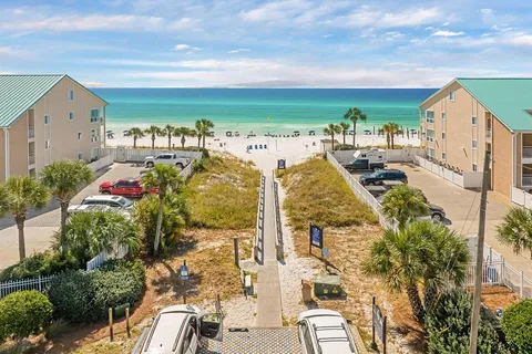 $2,750,000 | 4550 Luke Avenue, Destin, FL 32541