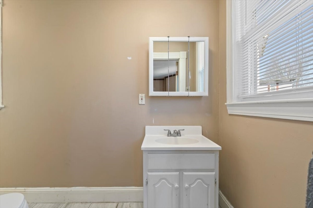 293 Albion Street Wakefield, MA 01880 - Photo 19 of 42