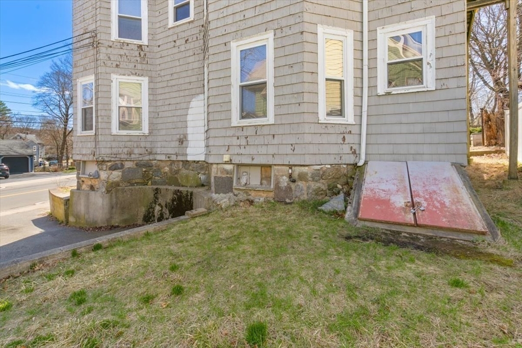 293 Albion Street Wakefield, MA 01880 - Photo 38 of 42