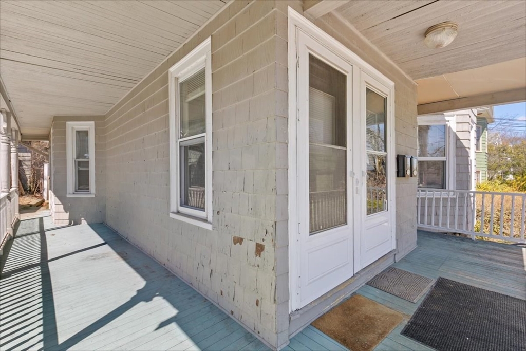 293 Albion Street Wakefield, MA 01880 - Photo 5 of 42