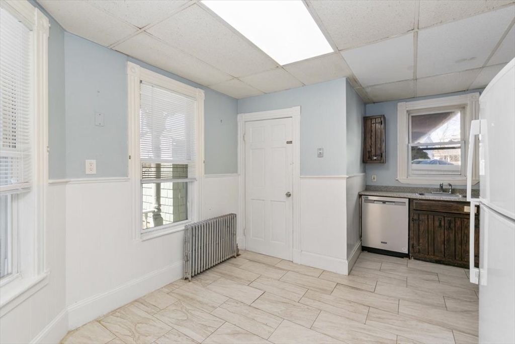 293 Albion Street Wakefield, MA 01880 - Photo 9 of 42