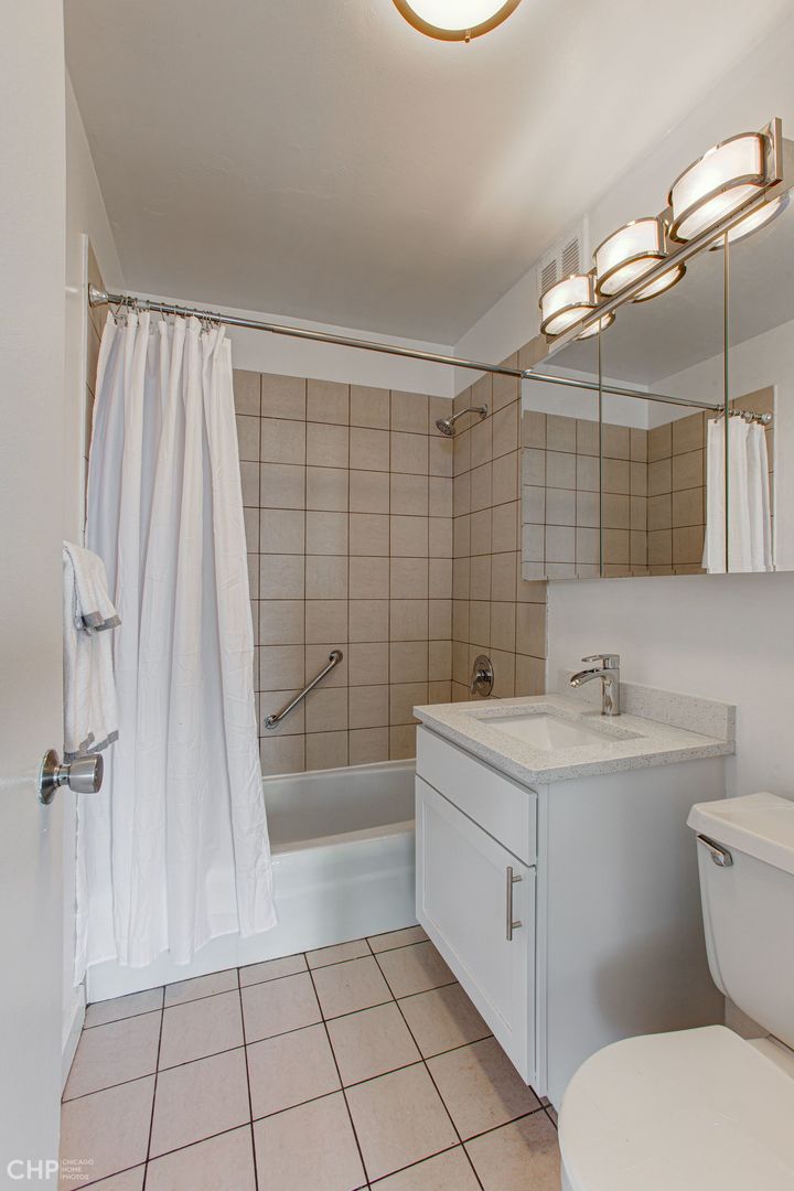 655 West Irving Park Road, Unit 1703 Chicago, IL 60613 - Photo 9 of 15