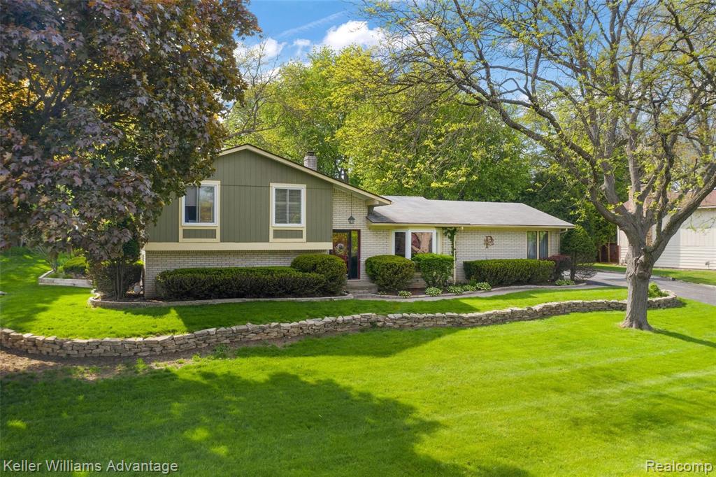 112 East Maryknoll Road Rochester Hills, MI 48309 - Photo 2 of 47