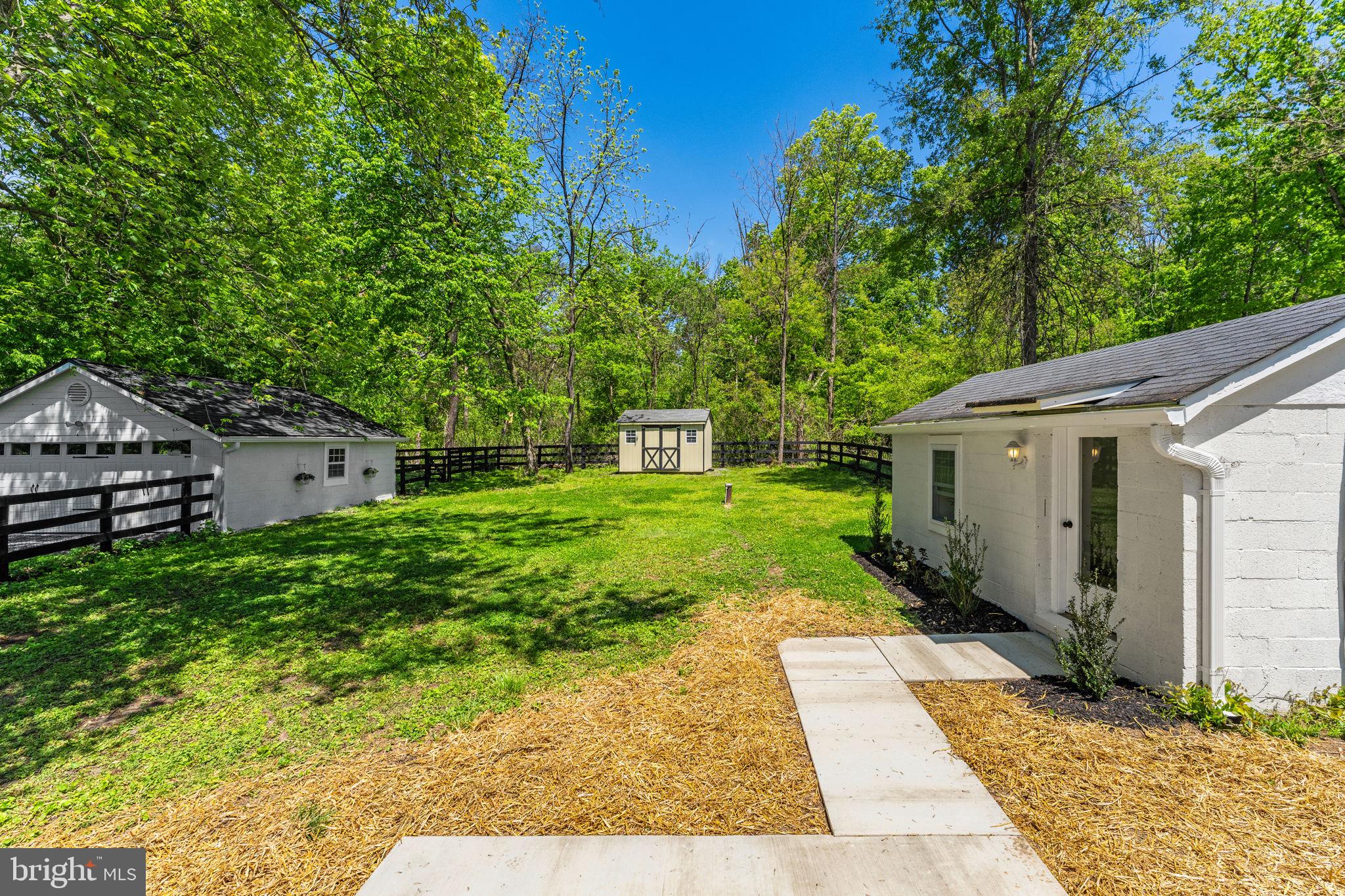 33960 Welbourne Road Upperville, VA 20184 - Photo 36 of 43 Charming retreat in lush greenery.