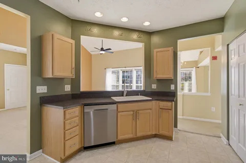 $370,000 | 2503 Amber Orchard Court West, Unit 303, Odenton, MD 21113