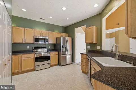 $370,000 | 2503 Amber Orchard Court West, Unit 303, Odenton, MD 21113