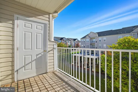 $370,000 | 2503 Amber Orchard Court West, Unit 303, Odenton, MD 21113