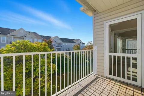 $370,000 | 2503 Amber Orchard Court West, Unit 303, Odenton, MD 21113