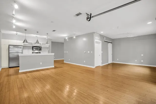 $1,550 | 1111 South Akard Street, Unit 309, Dallas, TX 75215