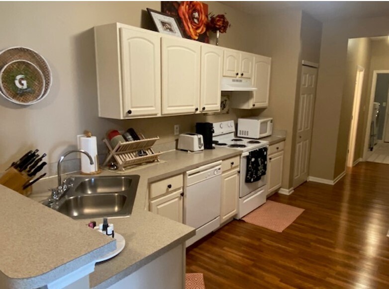 12185 Pebble Street, Unit 400 Fishers, IN 46038 - Photo 8 of 26