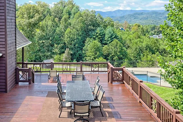 $1,299,999 | 340 Autumn Trail, Franklin, NC 28734