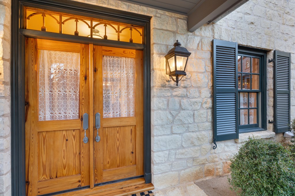 1129 Triple Creek Road Fredericksburg, TX 78624 - Photo 19 of 78 Enclosed courtyard at entrance to main house