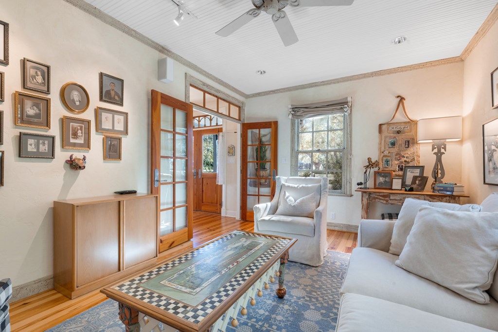 1129 Triple Creek Road Fredericksburg, TX 78624 - Photo 30 of 78 a living room with furniture and a window