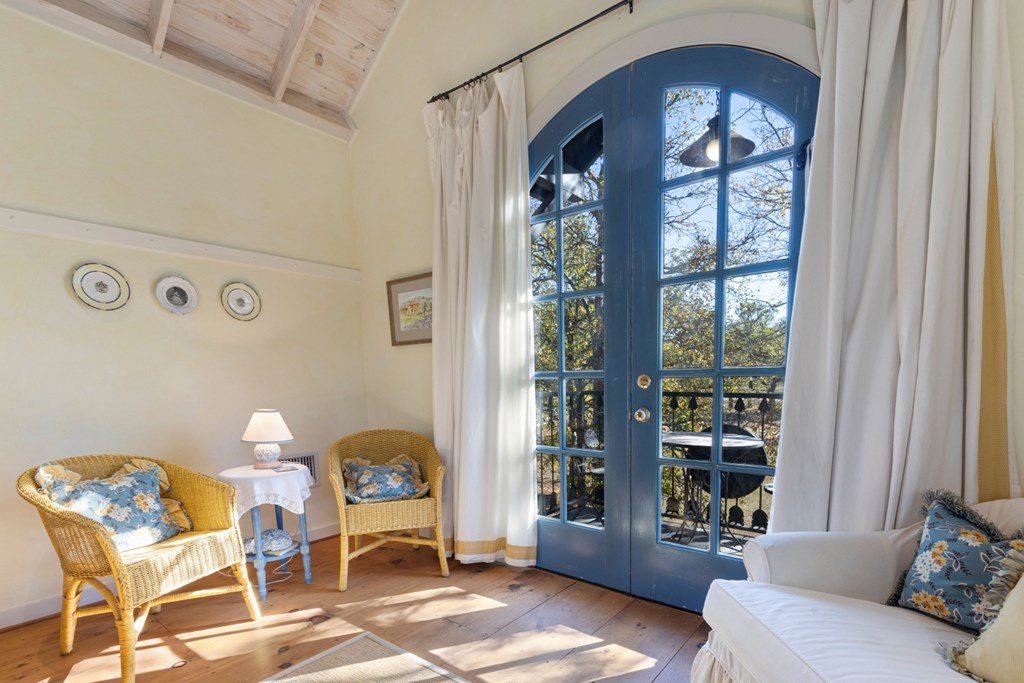 1129 Triple Creek Road Fredericksburg, TX 78624 - Photo 50 of 78 a living room with furniture and a window