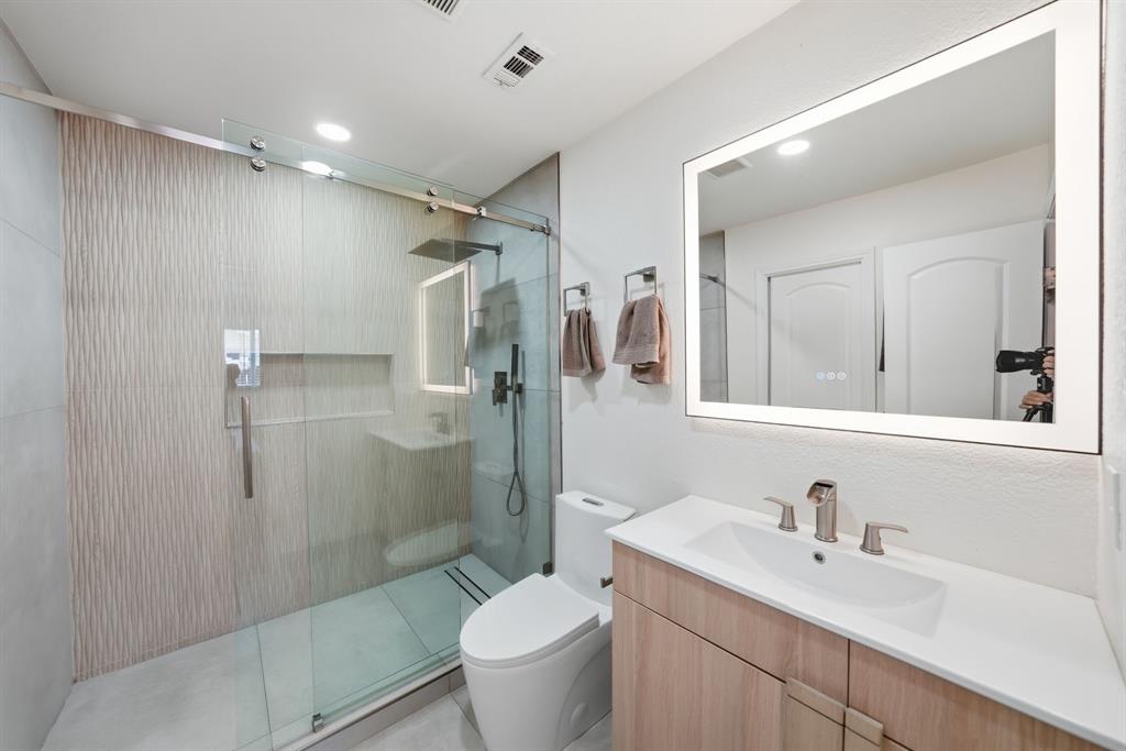 3138 Barton Road Carrollton, TX 75007 - Photo 16 of 27