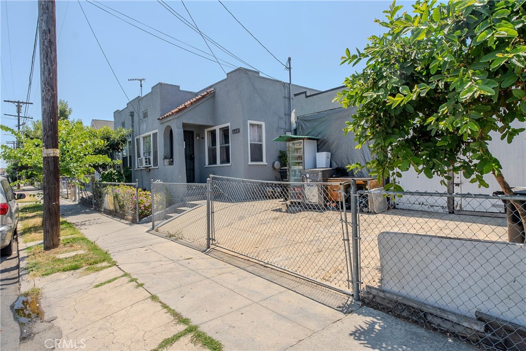 2500 Trinity Street Los Angeles, CA 90011 - Photo 8 of 12 a house view with a outdoor space