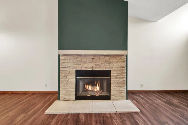 $290,000 | 827 Quinlan Drive, Unit H, Pewaukee, WI 53072