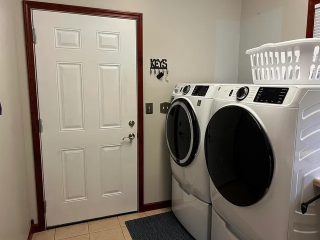 $580,000 | 5942 County Road 1700 North, Woodlawn, IL 62898