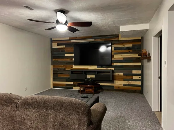 $570,000 | 5942 County Road 1700 North, Woodlawn, IL 62898