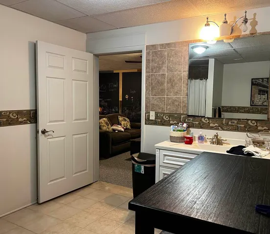 $580,000 | 5942 County Road 1700 North, Woodlawn, IL 62898