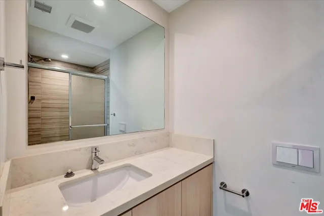 $5,500 | 1249 North Formosa Avenue, West Hollywood, CA 90046