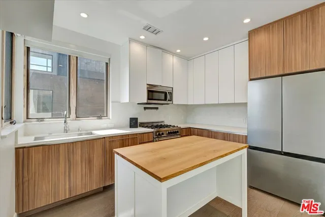 $5,500 | 1249 North Formosa Avenue, West Hollywood, CA 90046