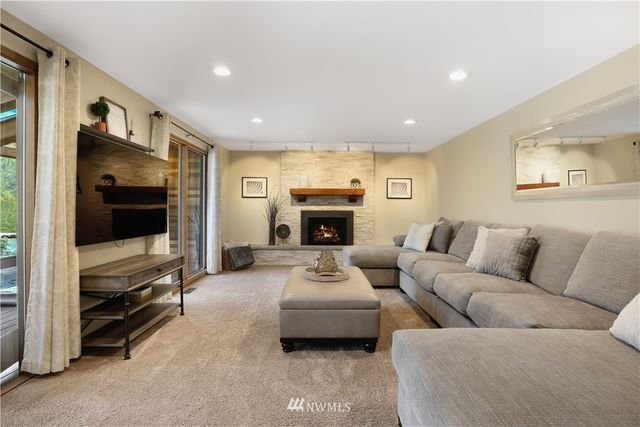 $1,320,000 | 14404 Southeast 216th Street, Kent, WA 98042