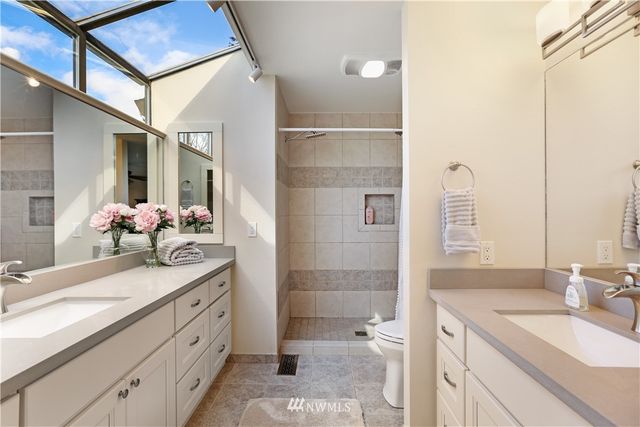 $1,320,000 | 14404 Southeast 216th Street, Kent, WA 98042