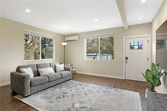 $1,320,000 | 14404 Southeast 216th Street, Kent, WA 98042