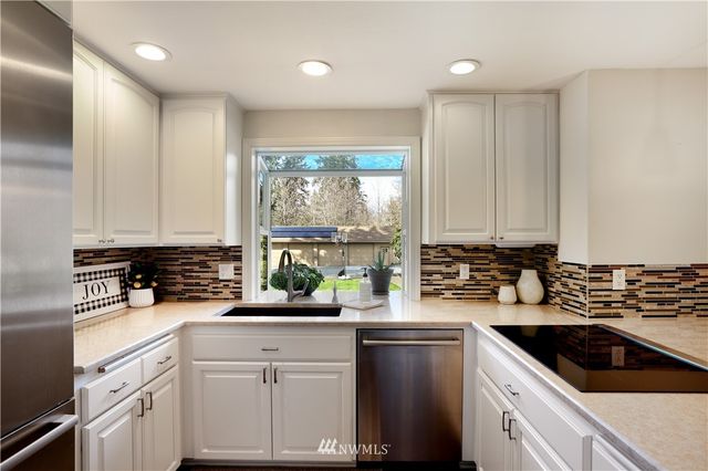 $1,320,000 | 14404 Southeast 216th Street, Kent, WA 98042